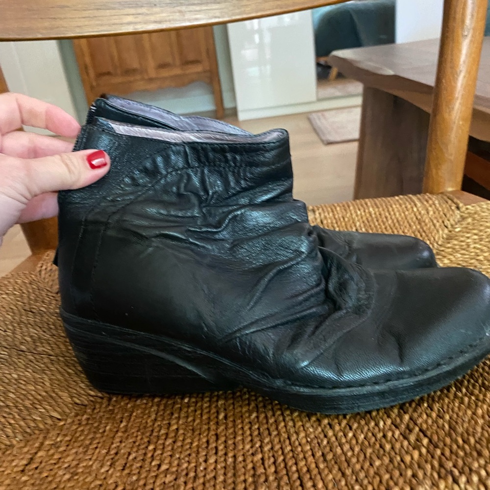 Womens Dansko Boots Size 8 so cute and comfy